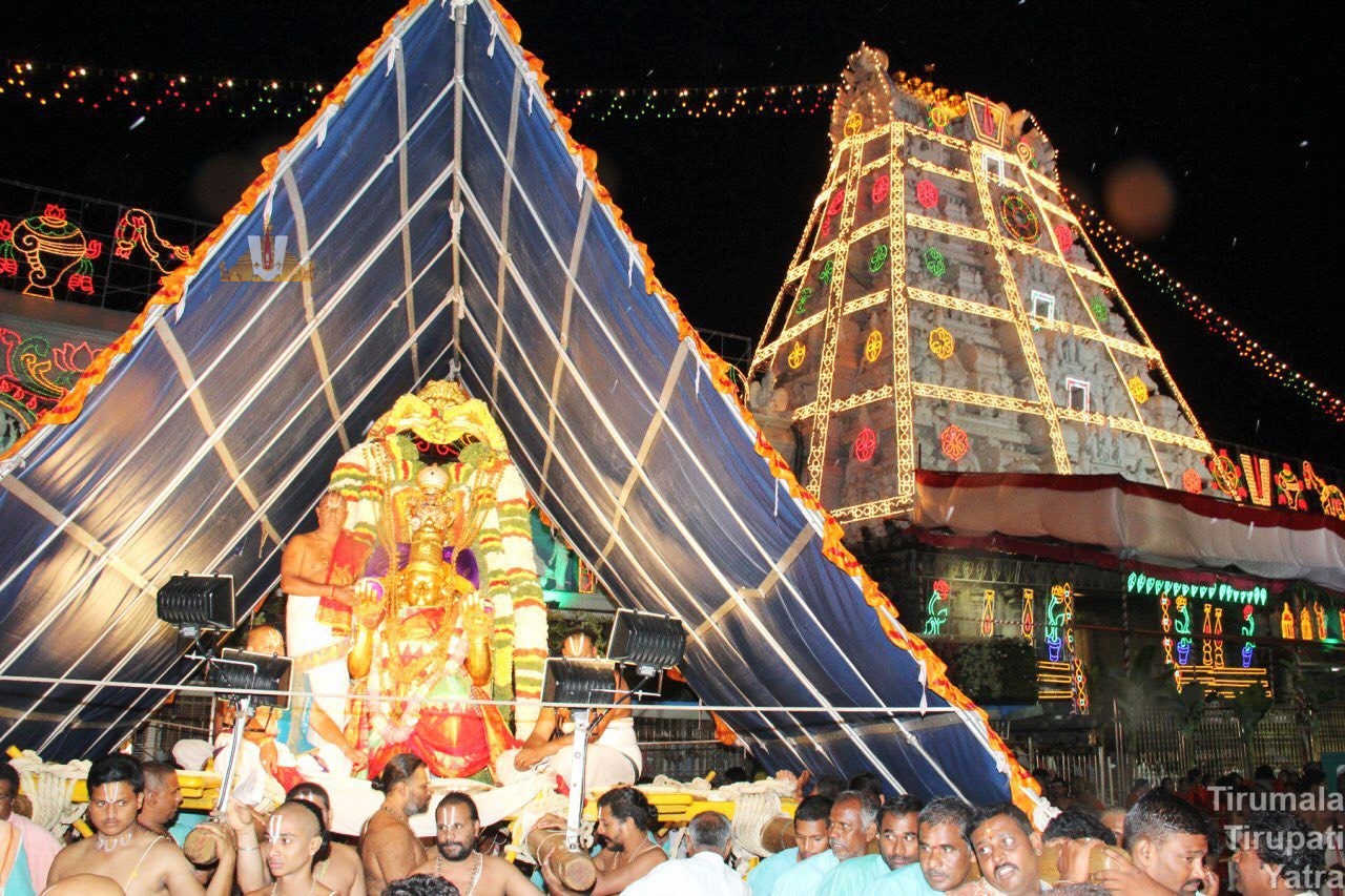 PUNNAMI GARUDA SEVA - Tirumala