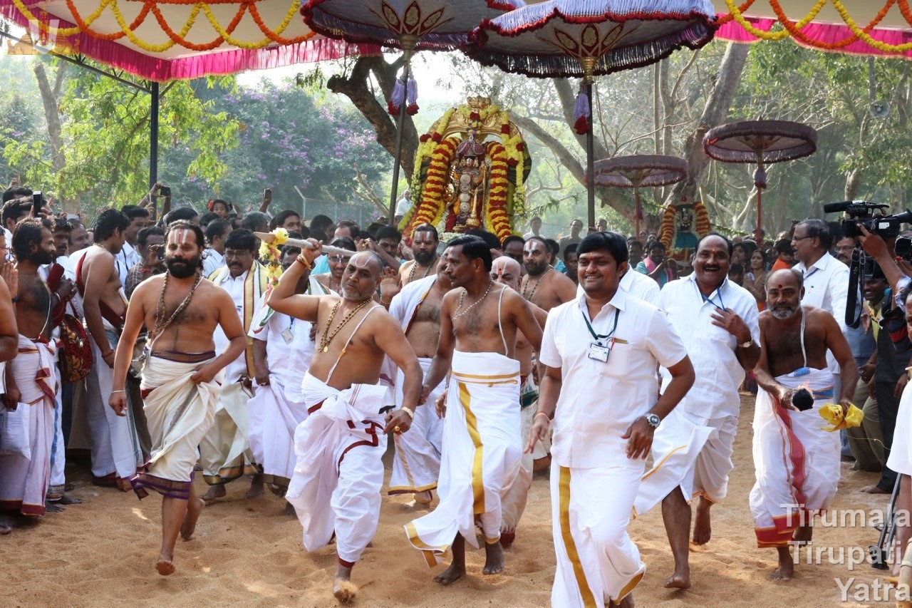 Paruveta Utsavam Swamy on Hunting