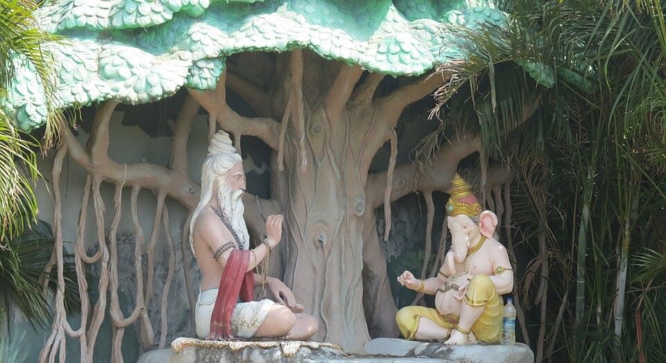 Vyasa Narrating Mahabharatam to Ganesha