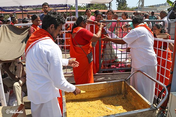 SriVari Sevaks Distributing Food