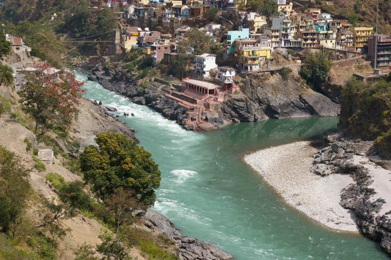 Devprayag_-_Confluence_of_Bhagirathi_and_Alaknanda